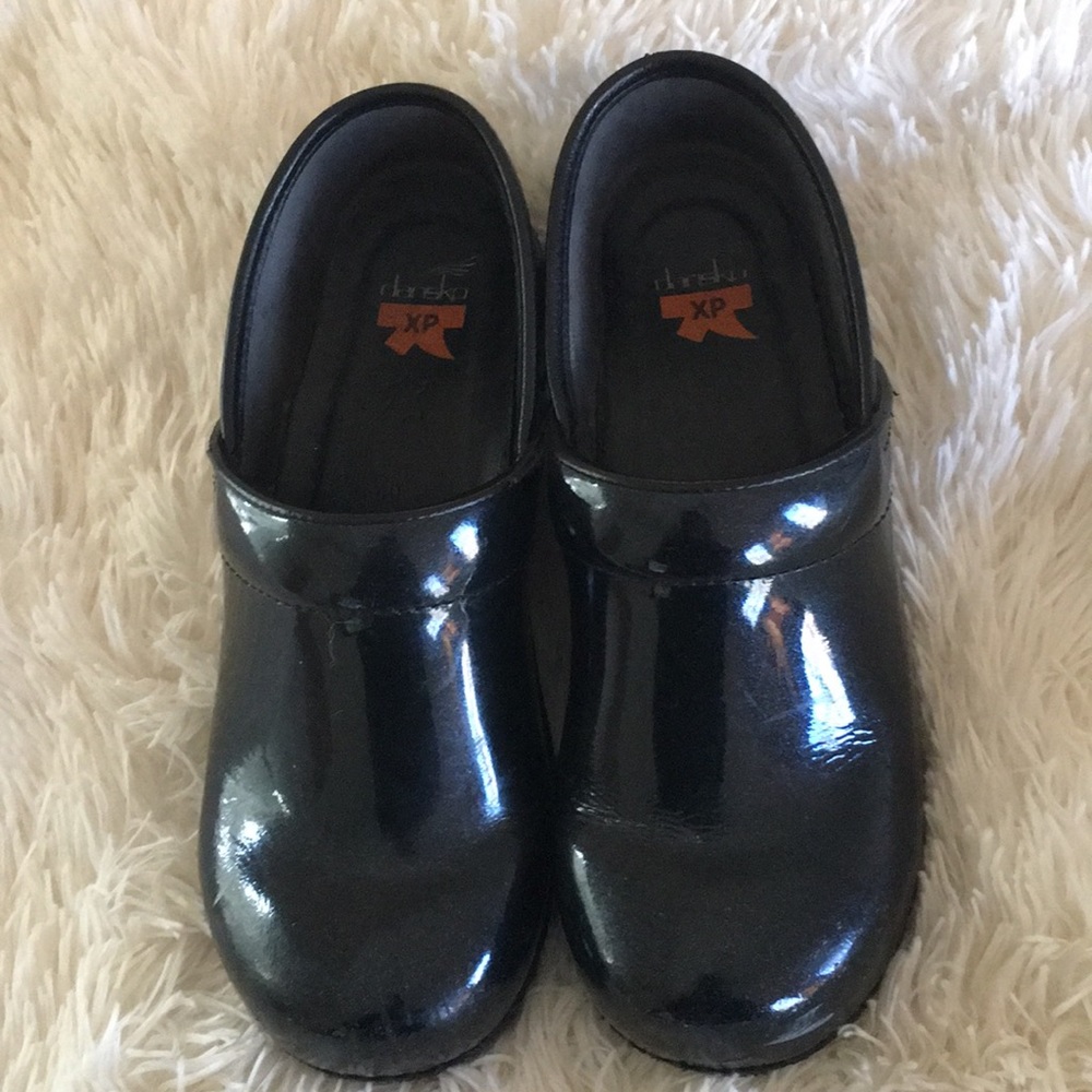 Dansko XP metallic navy